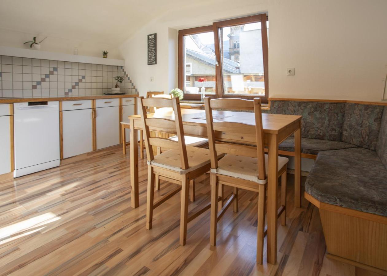 Cozy Old Town Apartment Hall in Tirol Exteriör bild